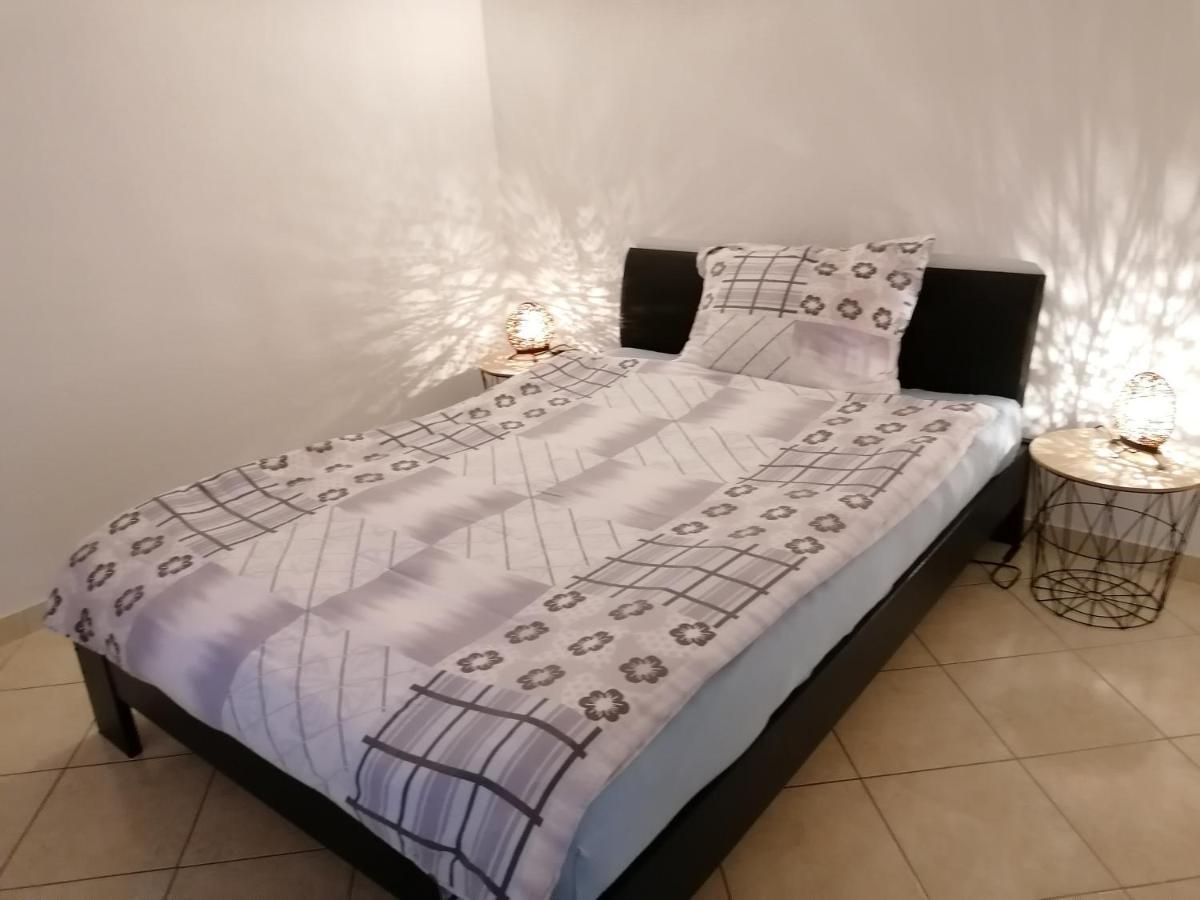 Apartments Nena - โตรกีร์ ภายนอก รูปภาพ
