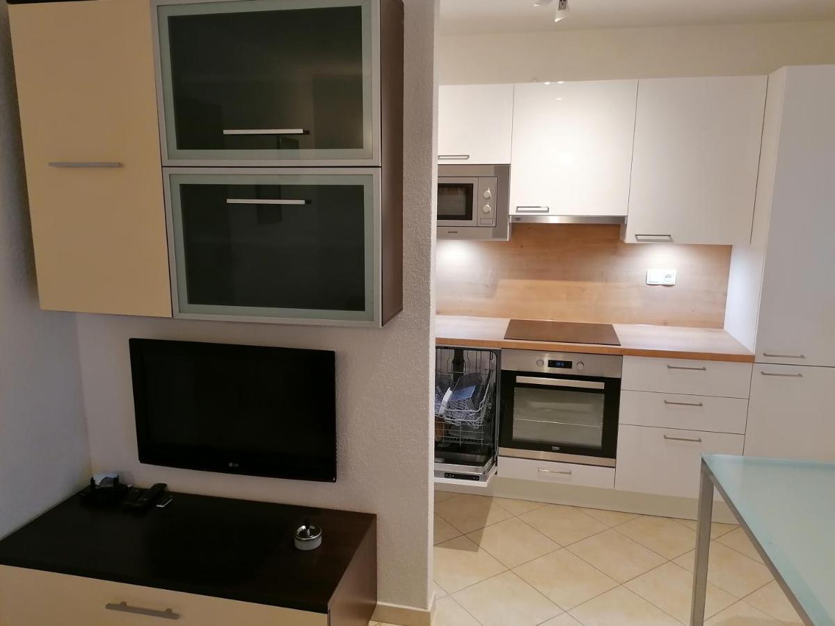 Apartments Nena - โตรกีร์ ภายนอก รูปภาพ